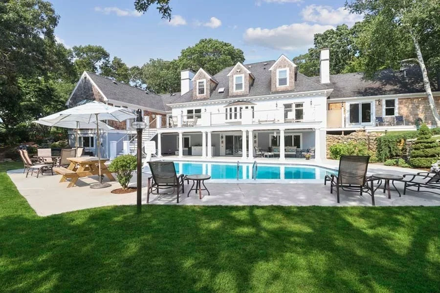Home in Hyannis Port property photo 2