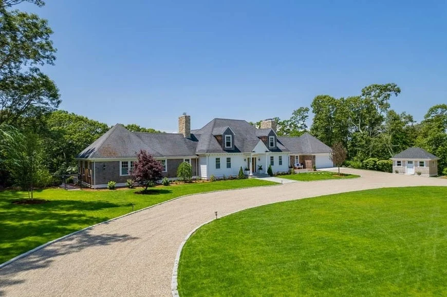 Home in Hyannis Port property photo 4