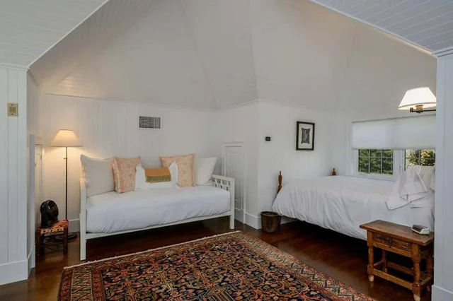 Home in Osterville property photo 8