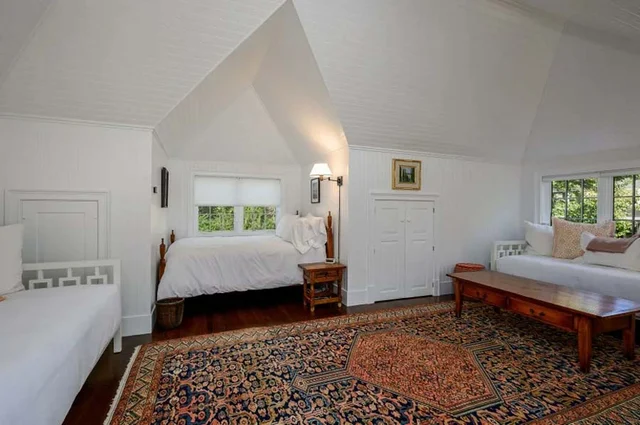 Home in Osterville property photo 9