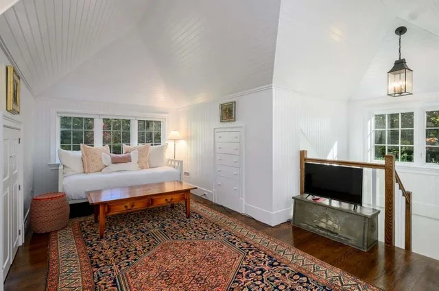 Home in Osterville property photo 7