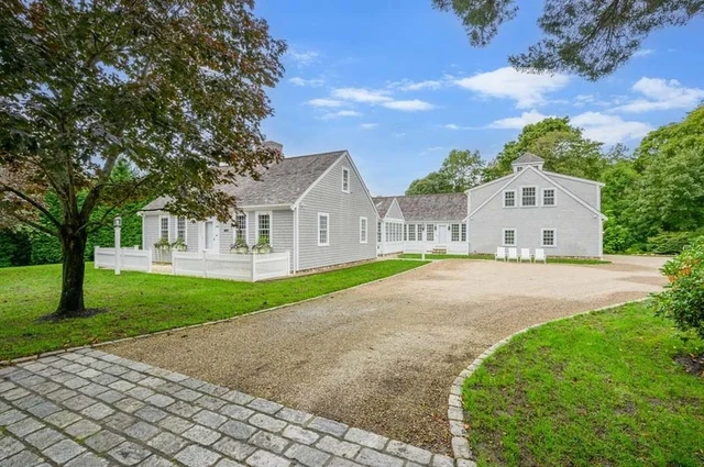 Home in Osterville property photo 6