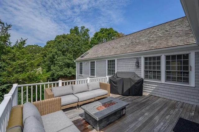 Home in Osterville property photo 12