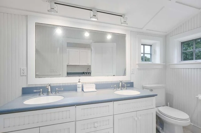 Home in Osterville property photo 30