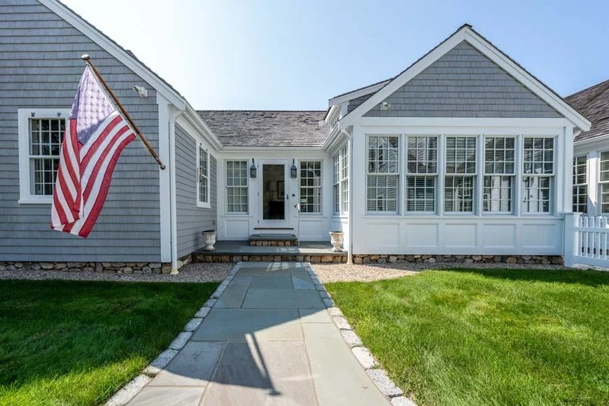 Home in Osterville property photo 3