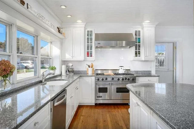 Home in West Yarmouth property photo 9