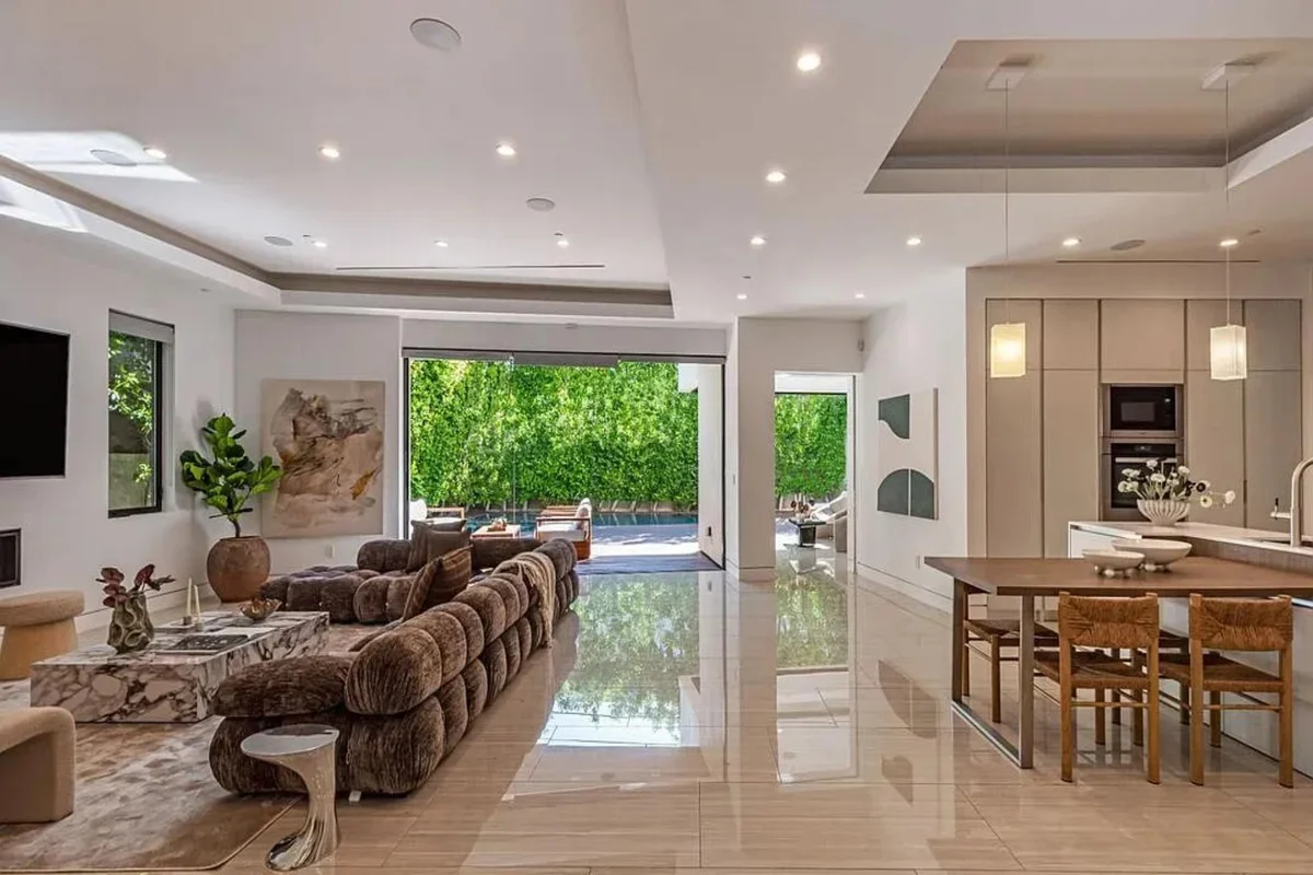 Harper - Unparalleled Luxury Living in a Contemporary Modern Villa property photo 4