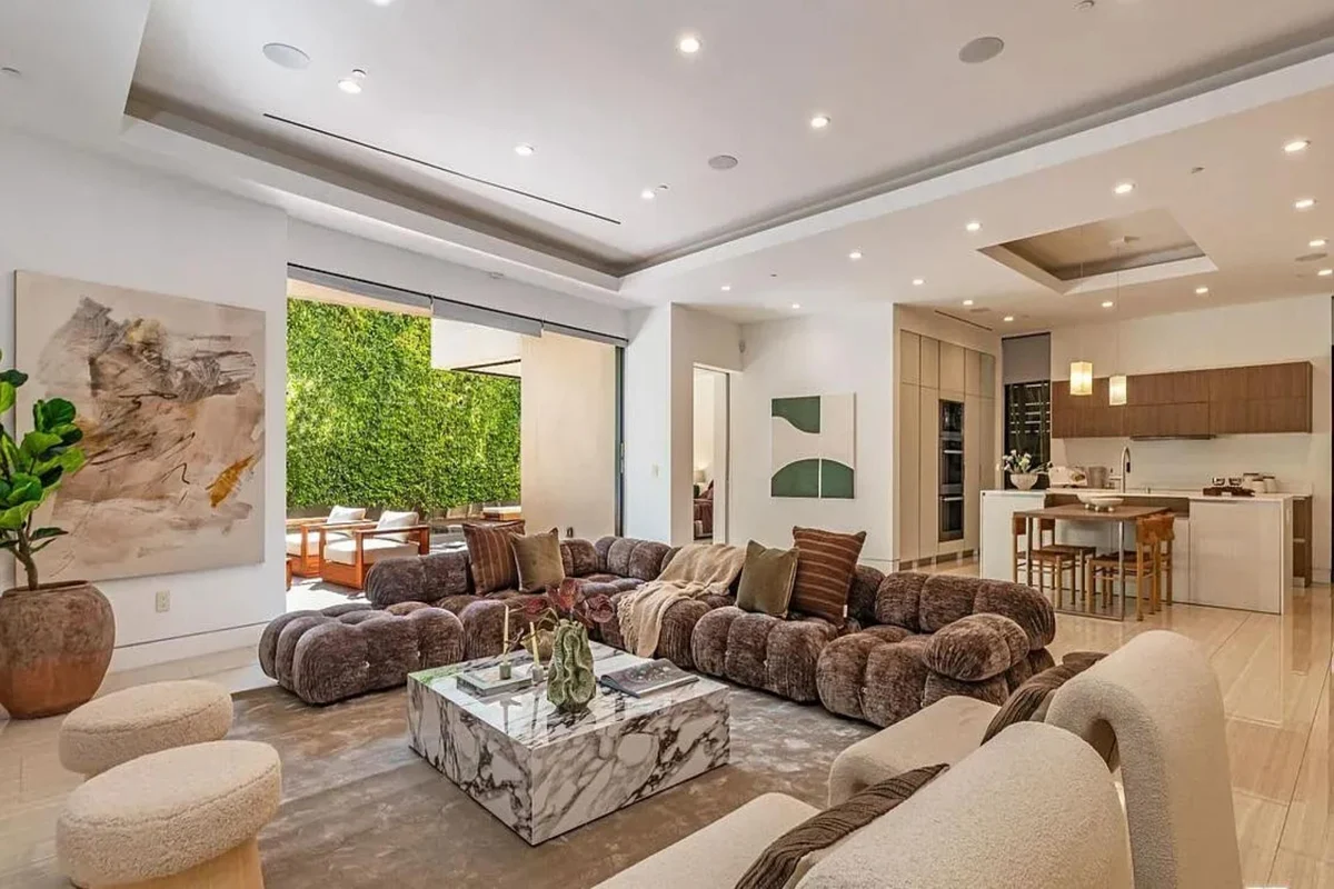 Harper - Unparalleled Luxury Living in a Contemporary Modern Villa property photo 3