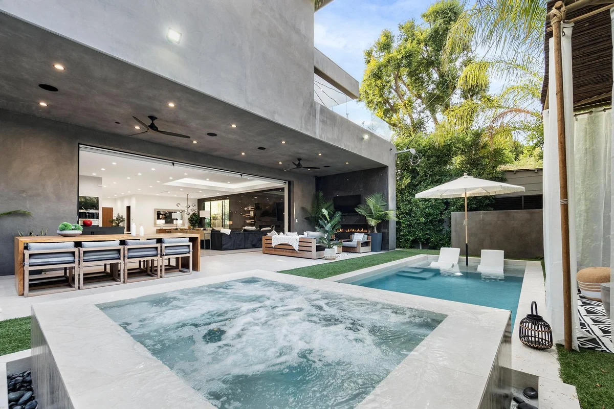 Property in West Hollywood, Los Angeles property photo 2