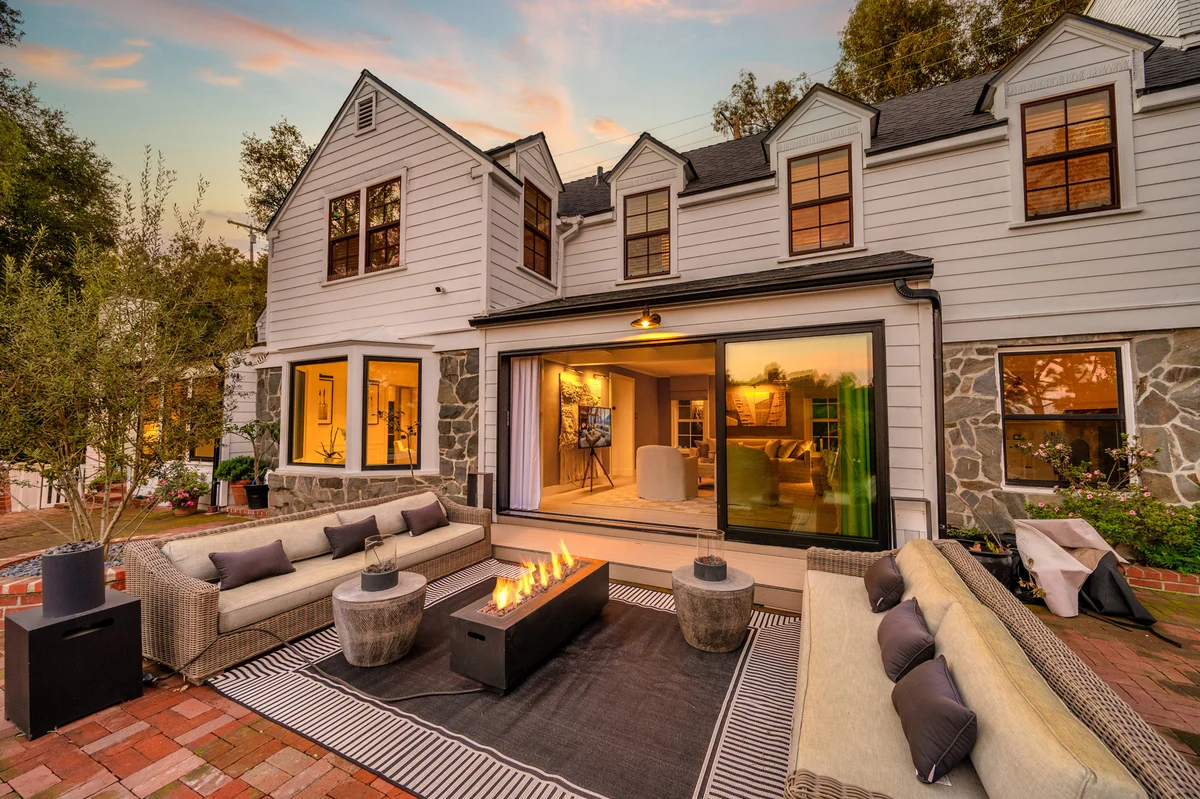 Property in Beverly Hills property photo 3