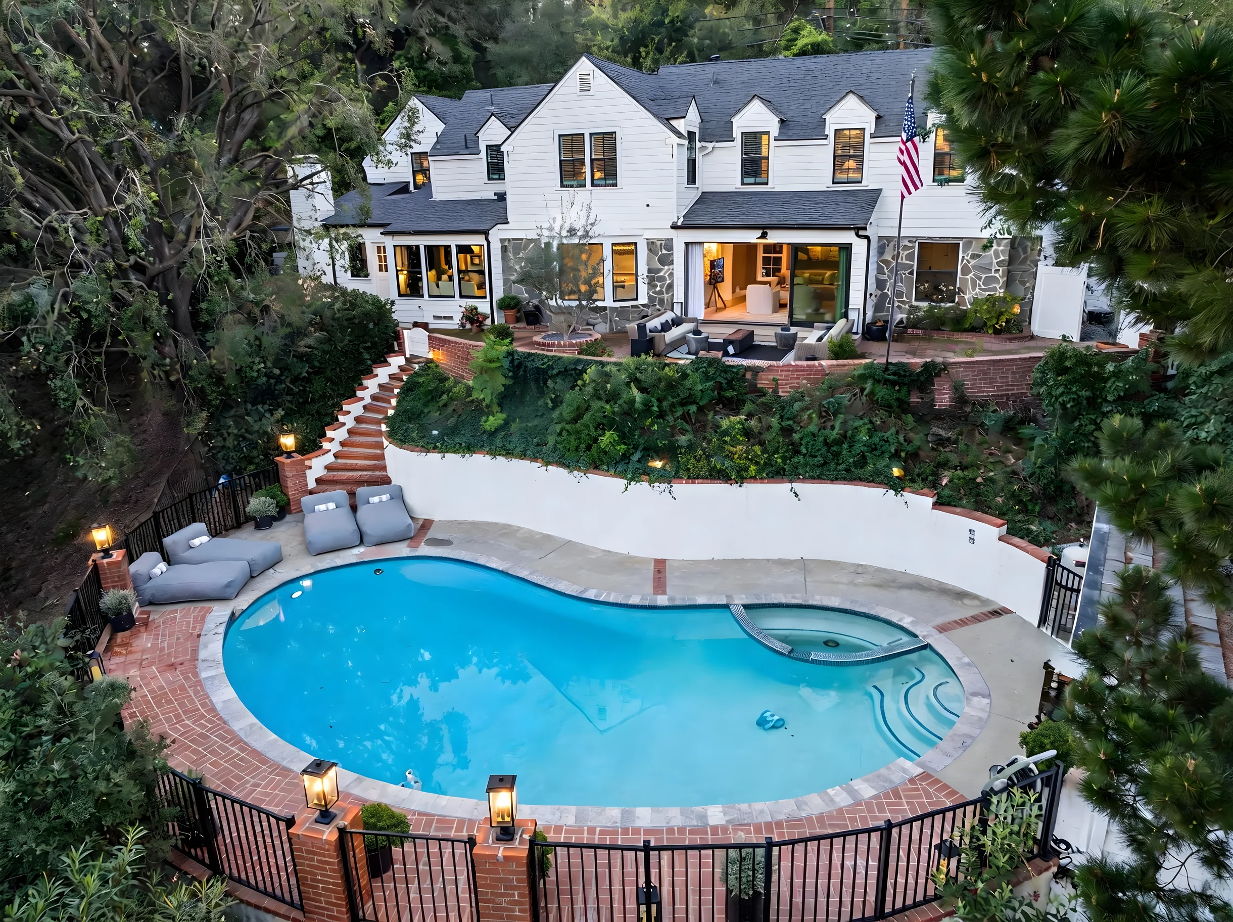 Property in Beverly Hills property photo 1