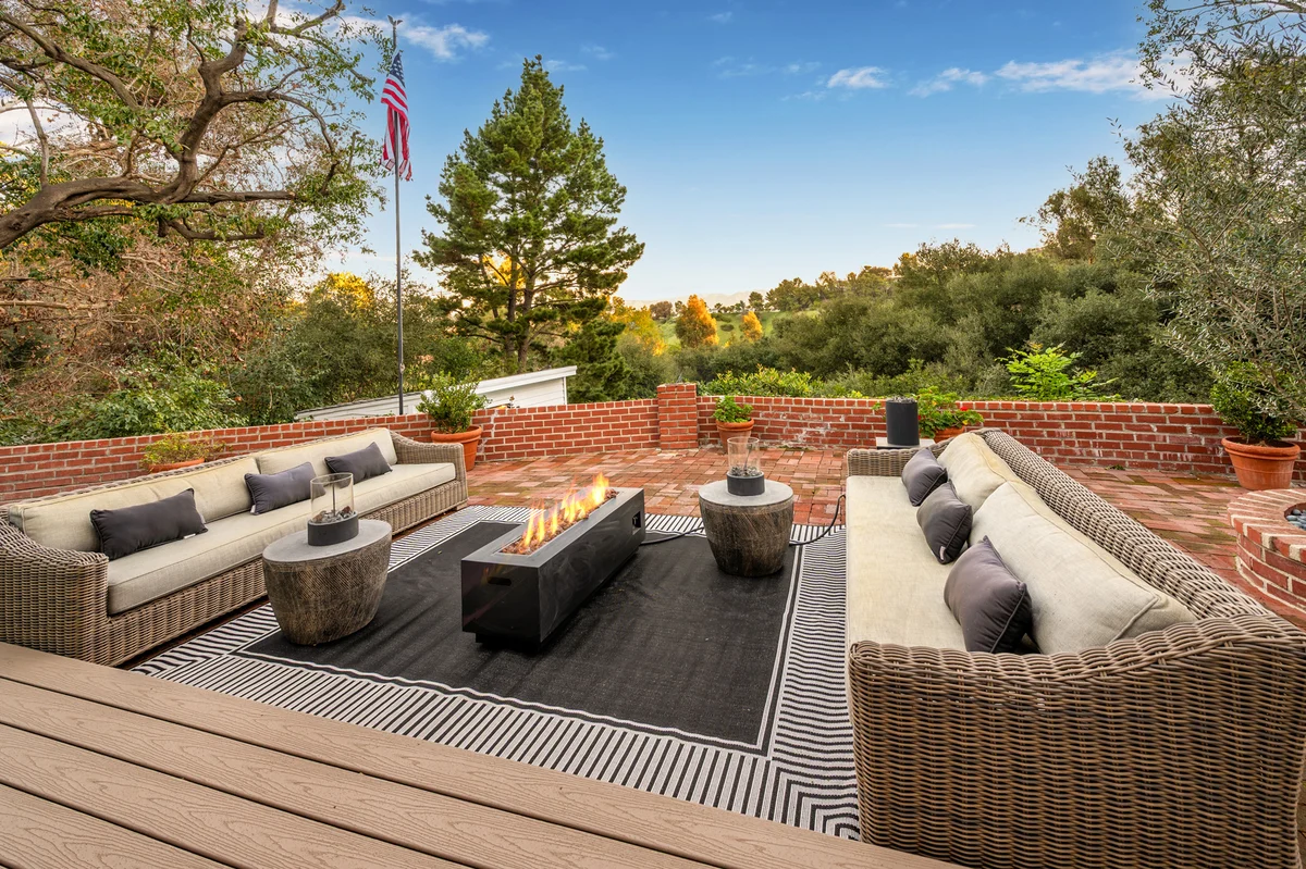 Property in Beverly Hills property photo 5