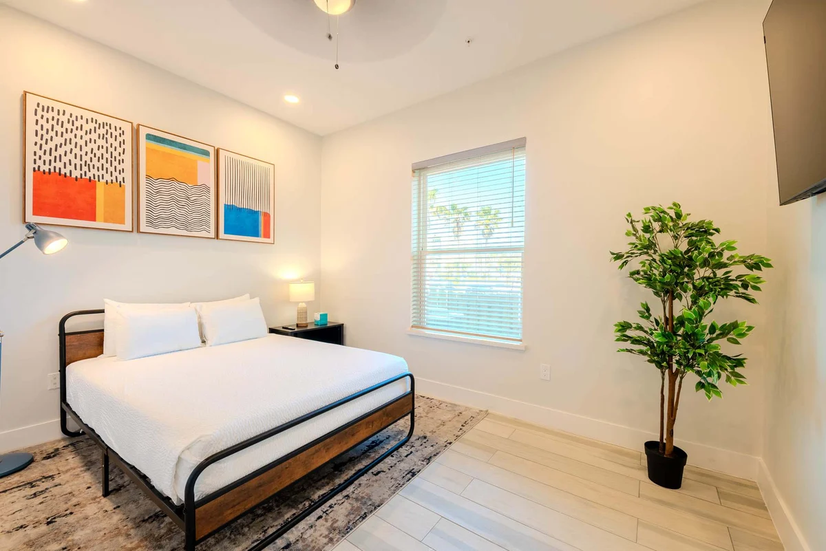 Bedroom 1 image 1
