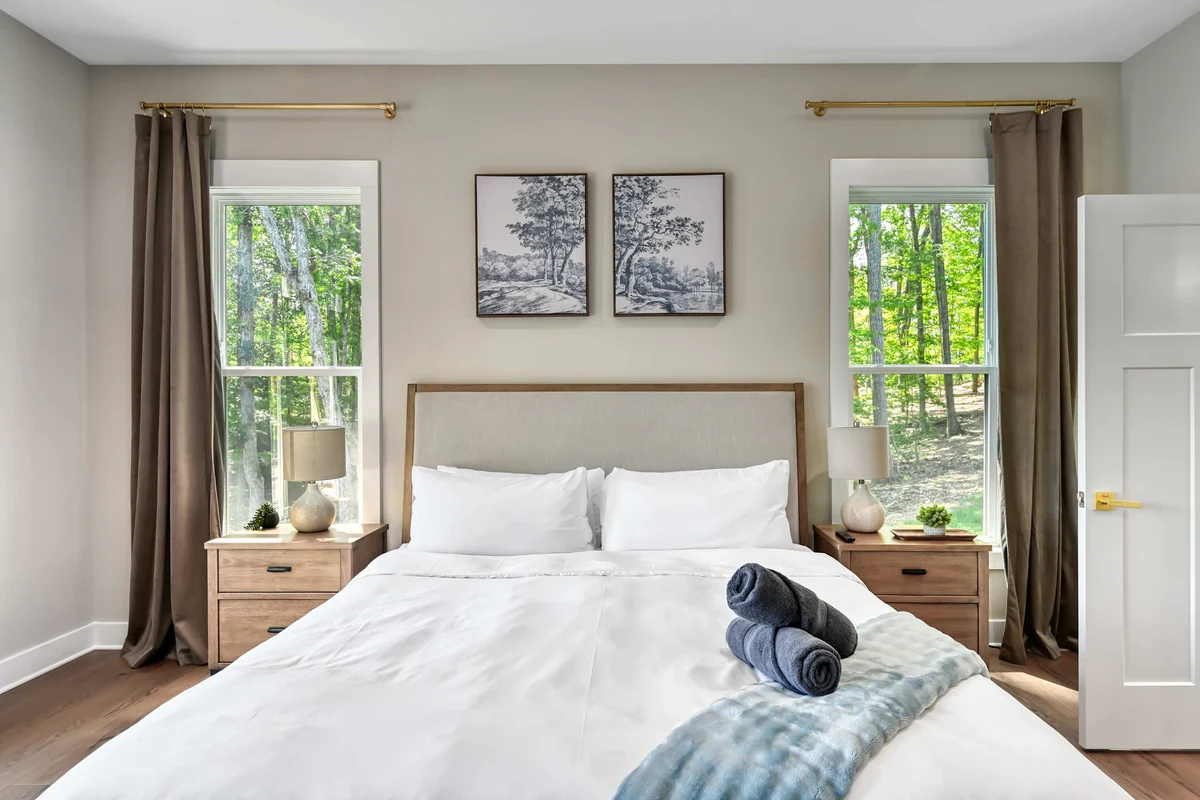 Bedroom image 1