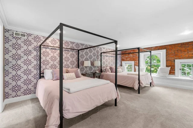 Bedroom 7 image 1