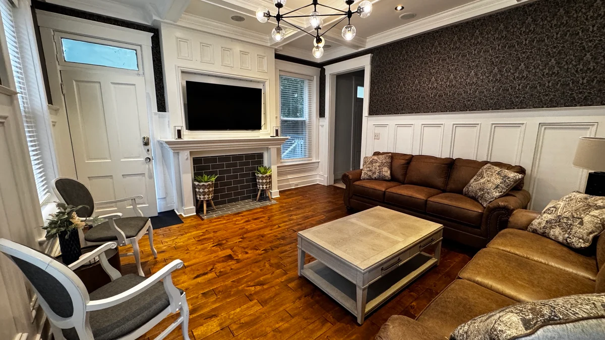 Home in Louisville property photo 2