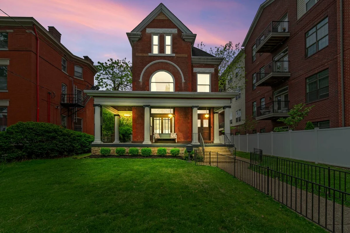 Home in Louisville property photo 1