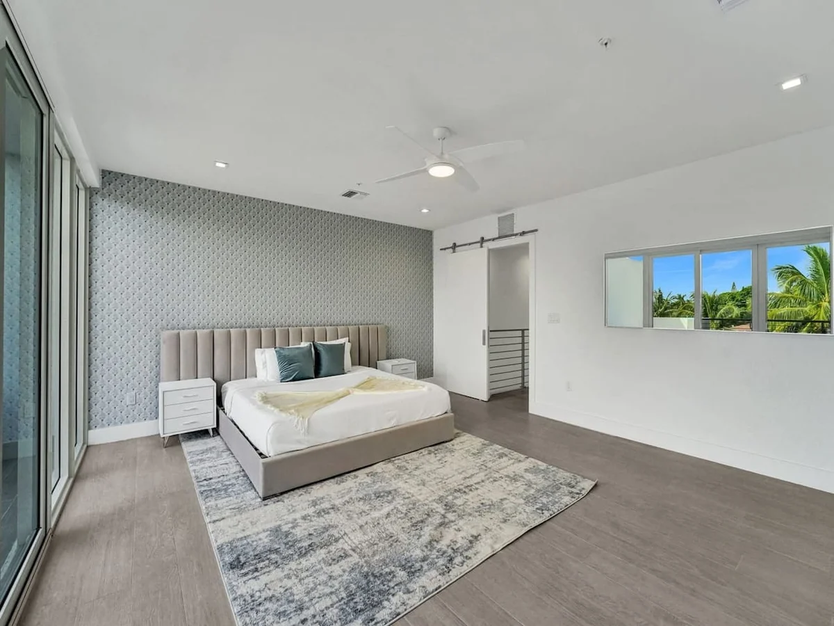 Home in Fort Lauderdale property photo 3
