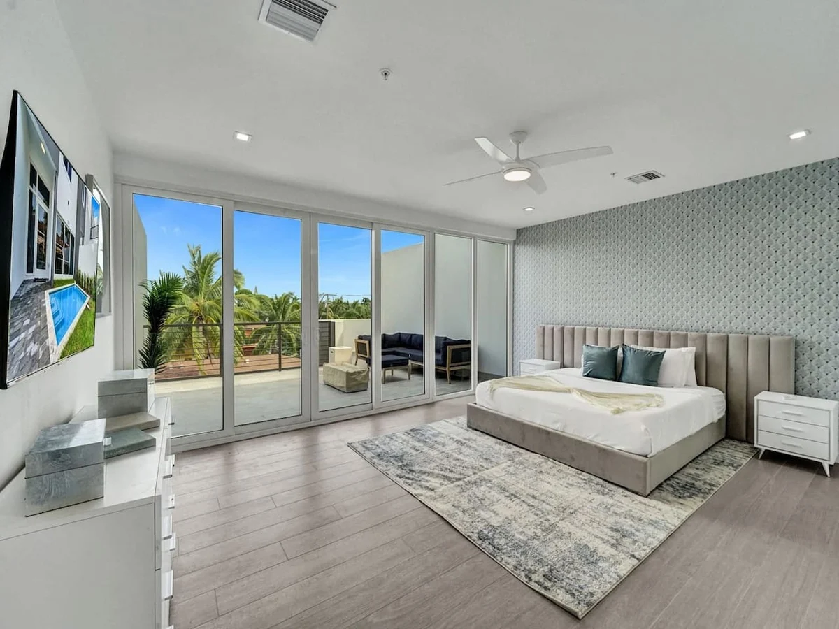 Home in Fort Lauderdale property photo 5