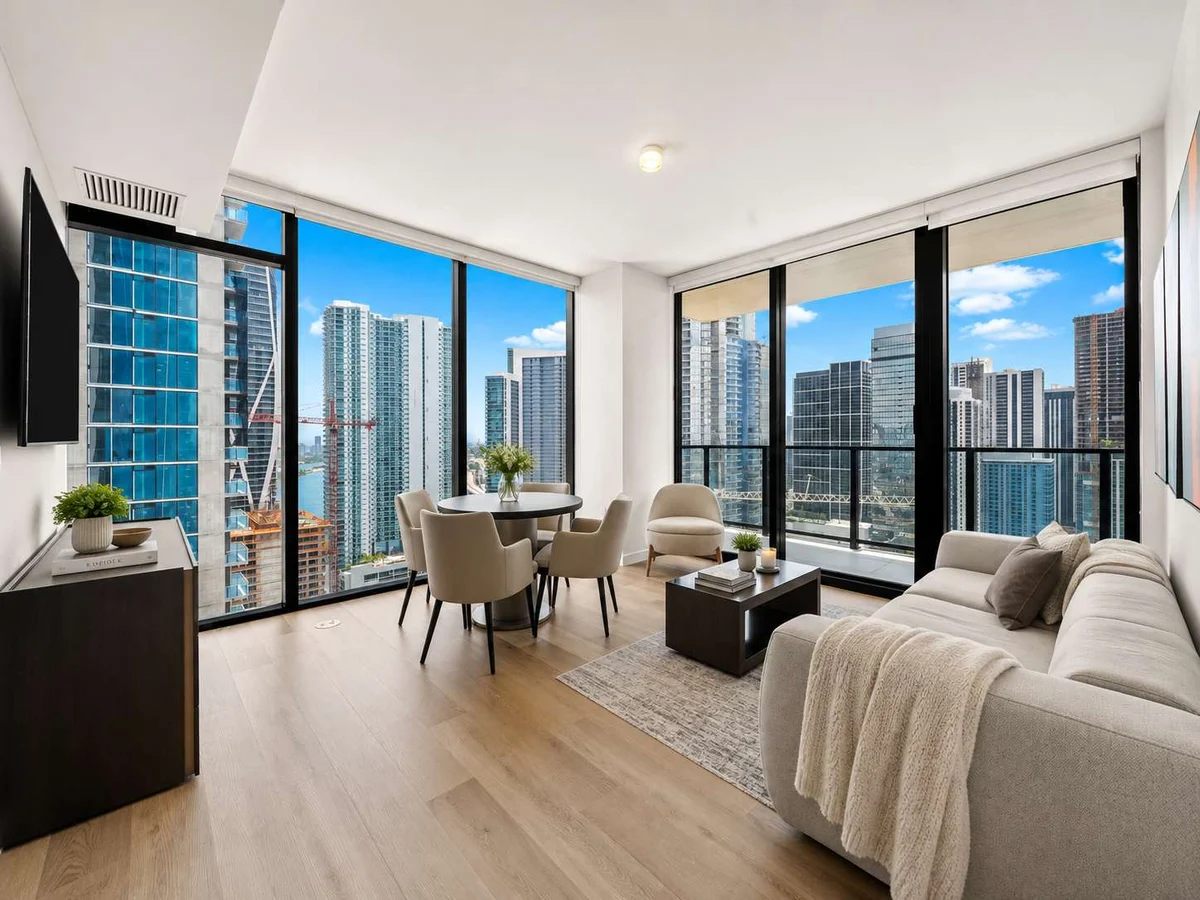 Condo in Miami property photo 2