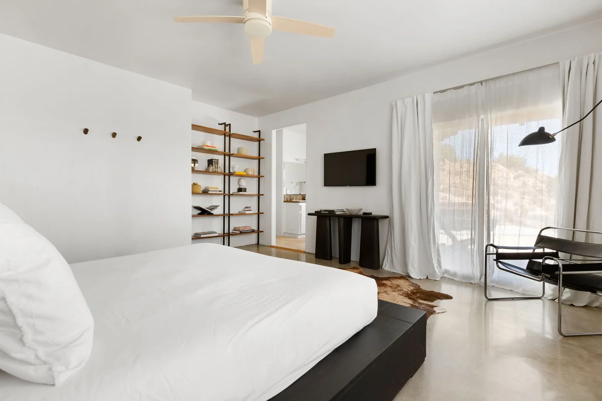 Bedroom 3 image 1