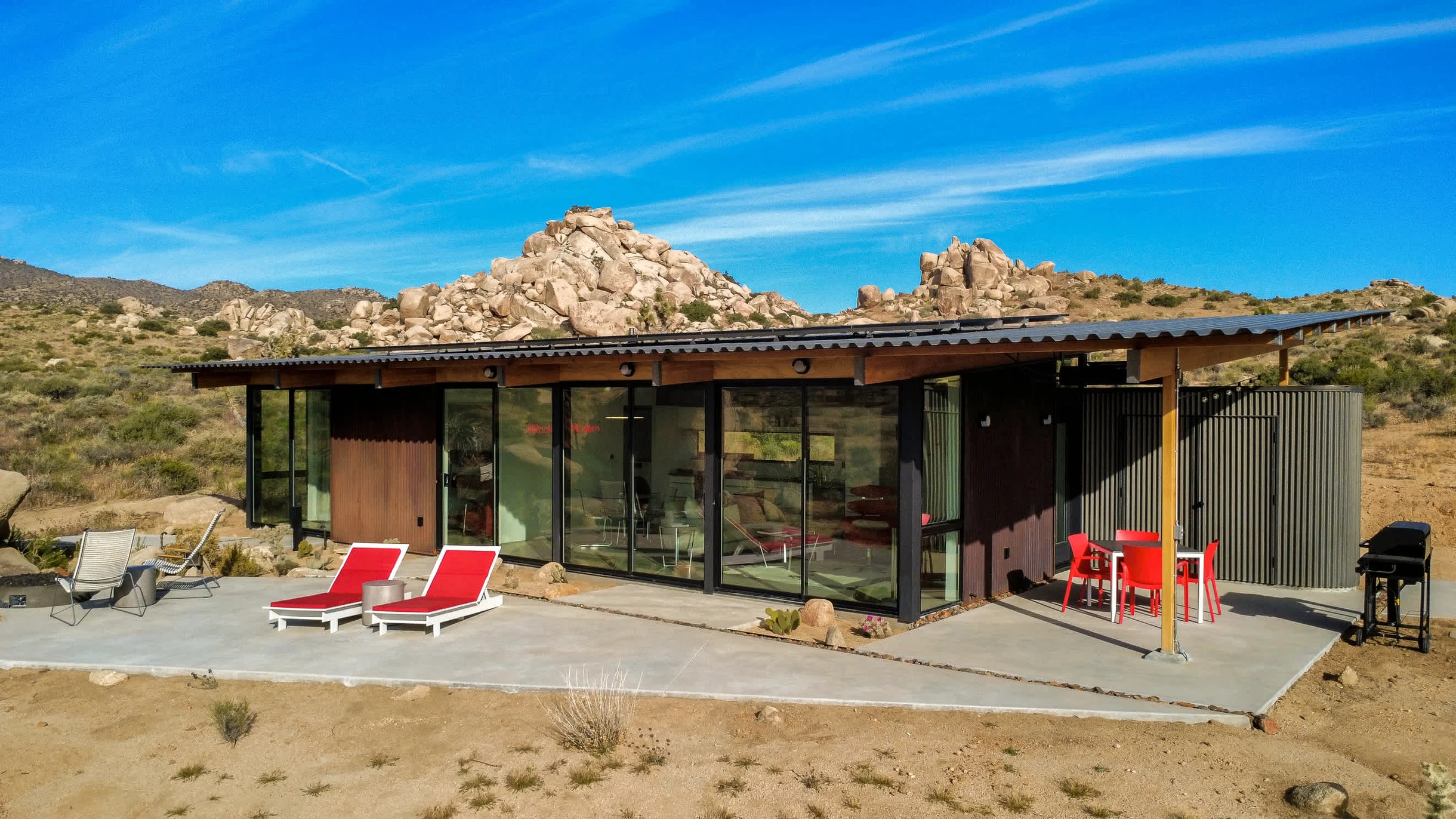 Home in Pioneertown property photo 3