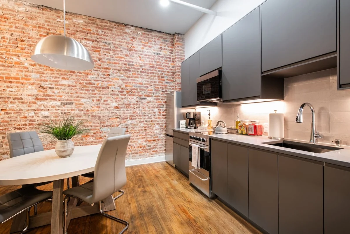 Hollyhock Suite 303: 2 Bed/1 Bath property photo 3