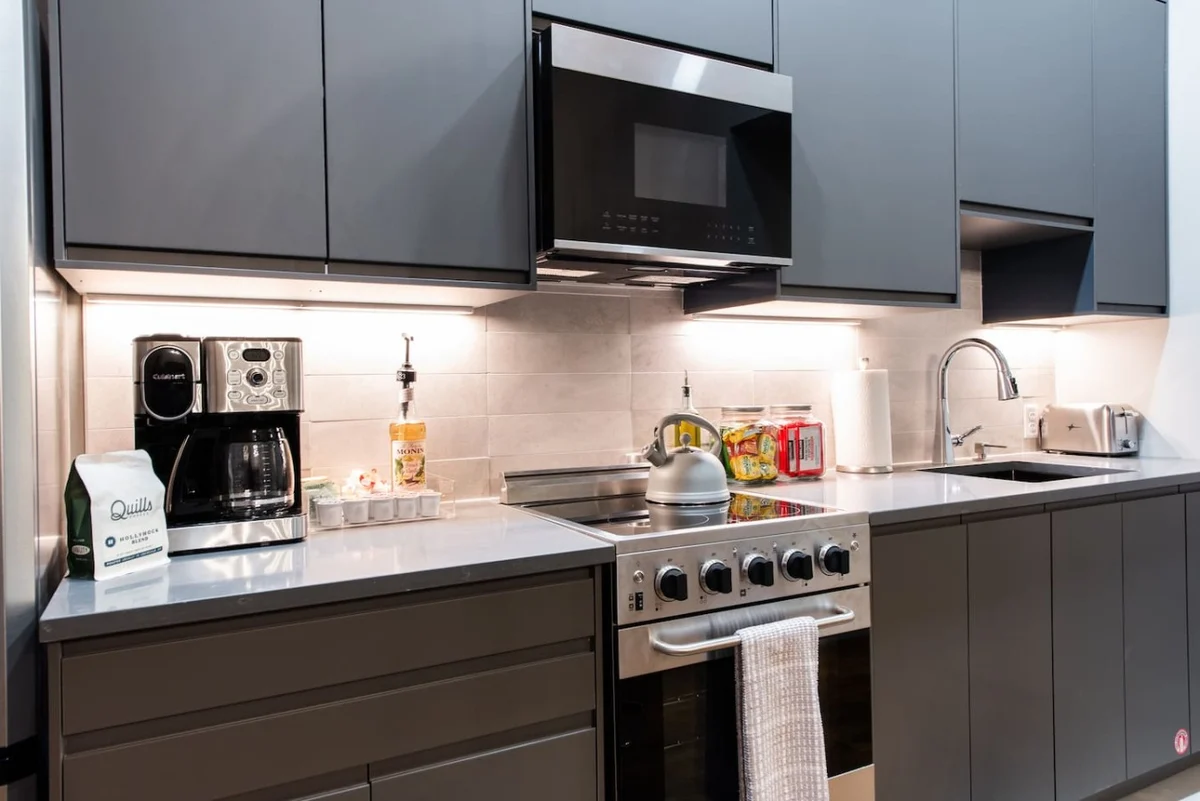 Hollyhock Suite 303: 2 Bed/1 Bath property photo 4