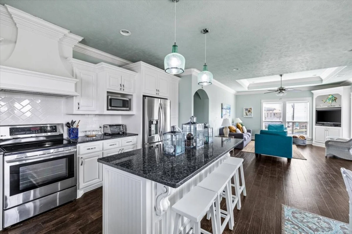 Home in Bolivar Peninsula property photo 4