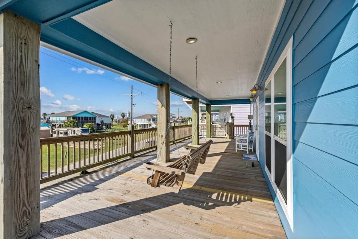 Home in Bolivar Peninsula property photo 5