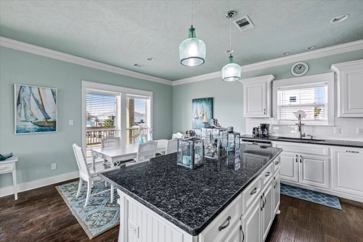 Home in Bolivar Peninsula property photo 3