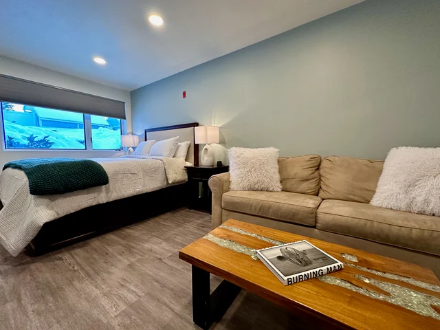 Bedroom 1 image 1