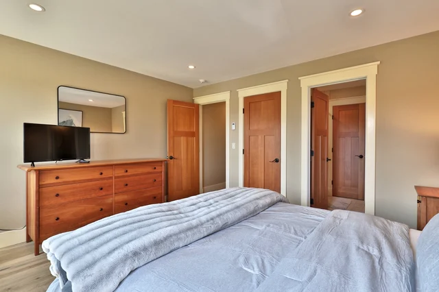 Bedroom 1 image 1