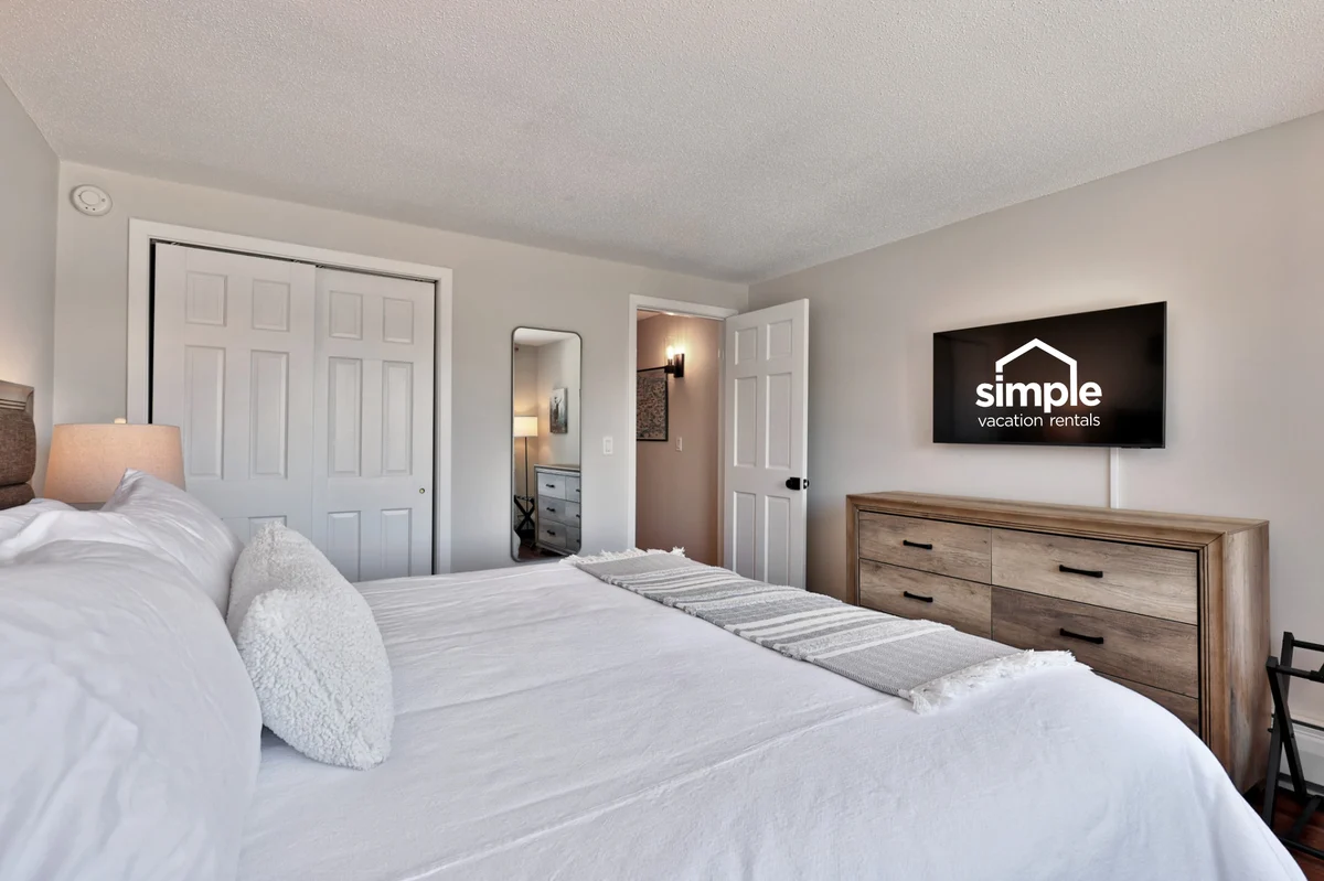 Bedroom 1 image 1