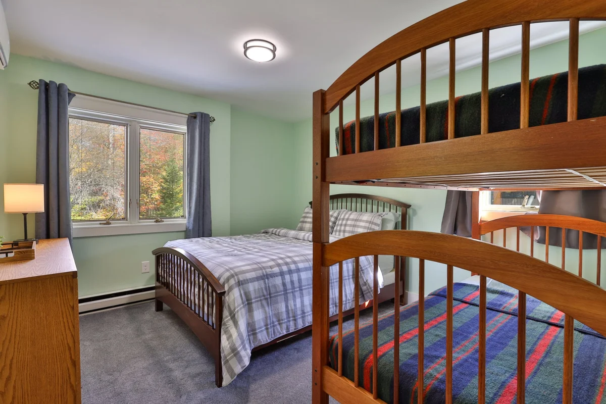 Bedroom 3 image 1
