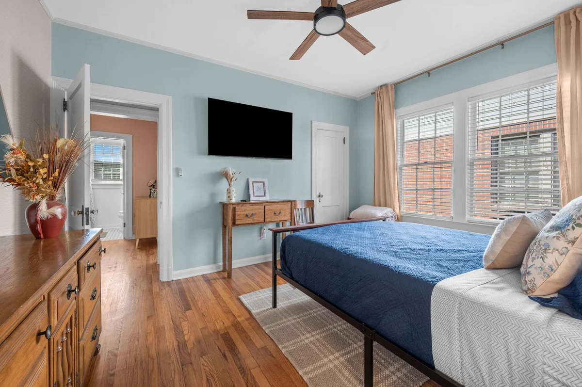 Bedroom image 1