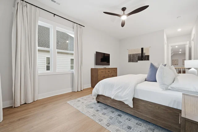 Upper Level Guest image 1
