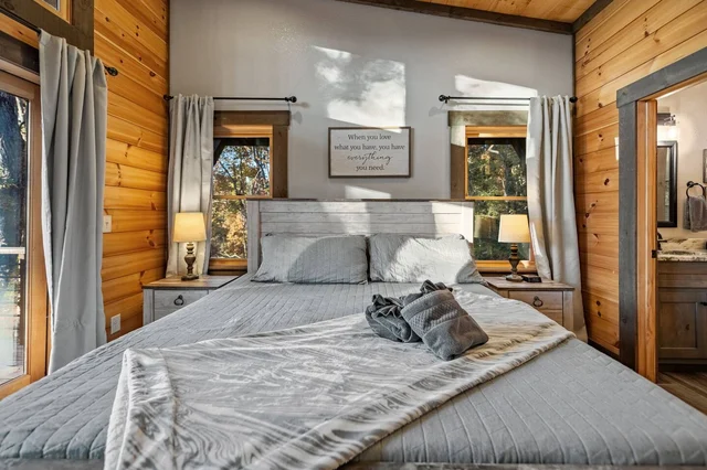 Bedroom 4 image 1