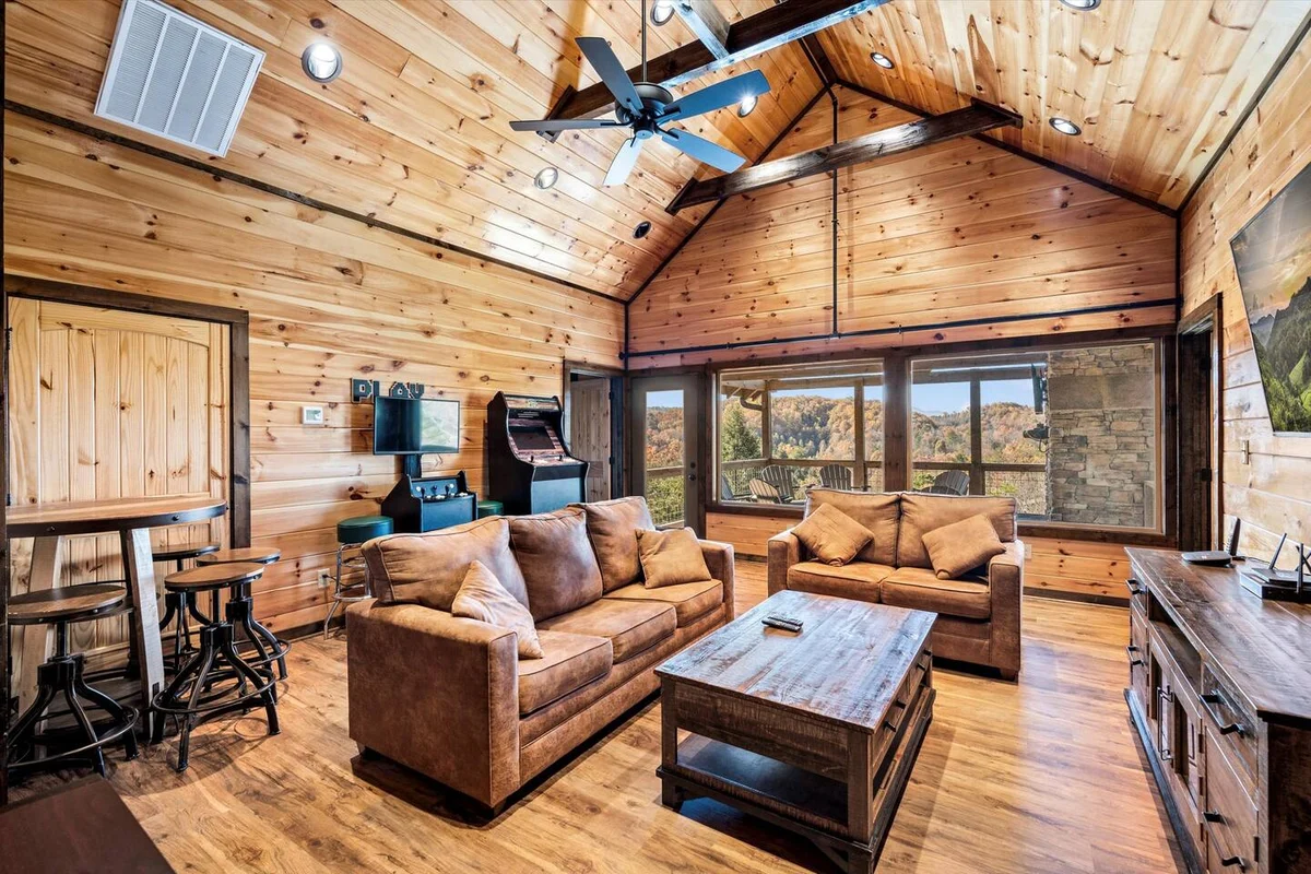 Overlook Swim Lodge property photo 4