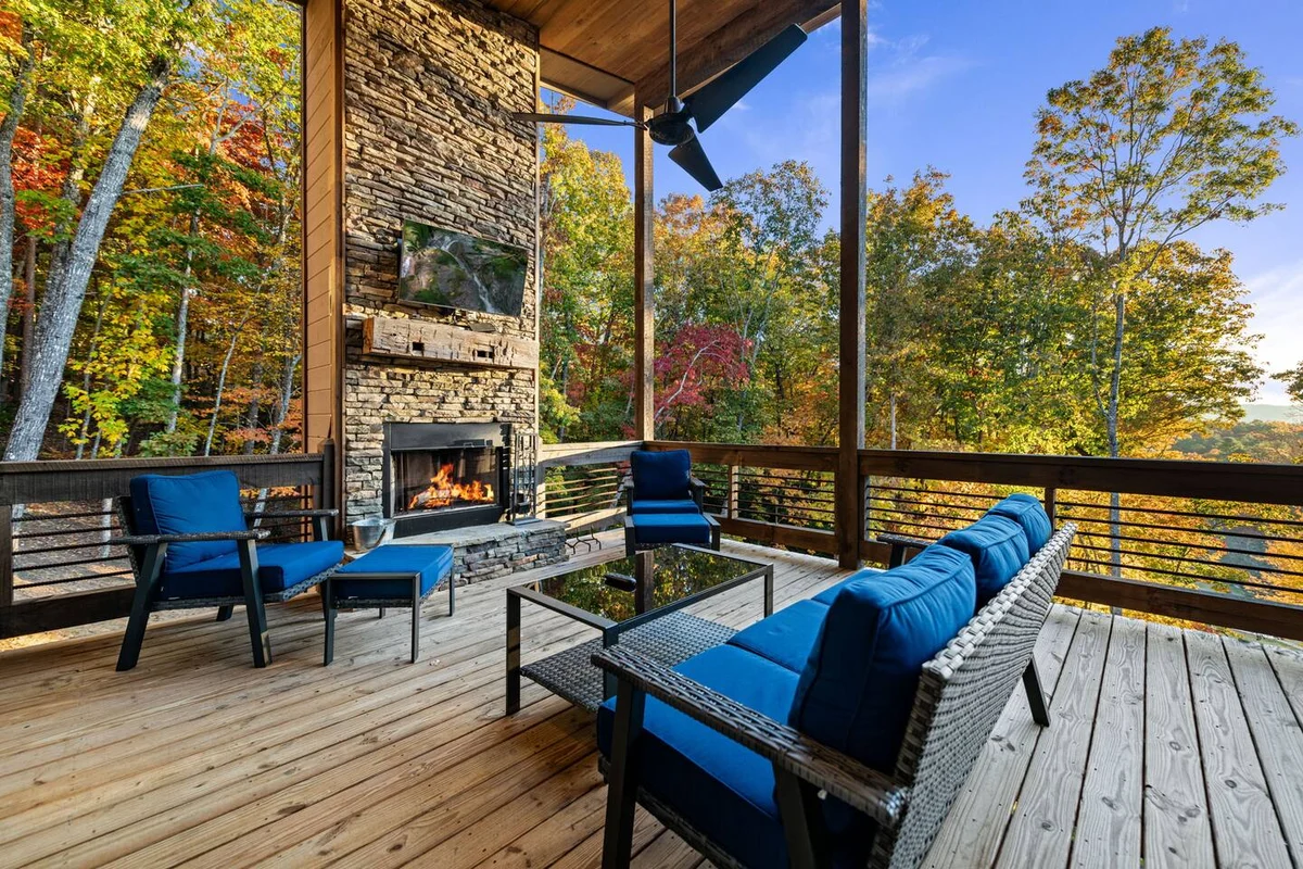 Honeysuckle Chalet property photo 3