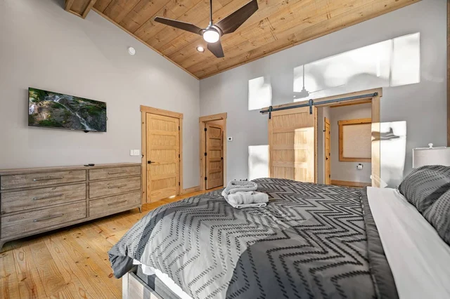 Bedroom 1 image 1