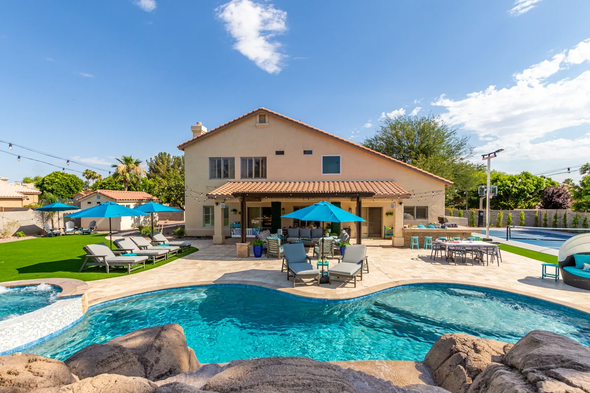 Home in Gilbert property photo 2