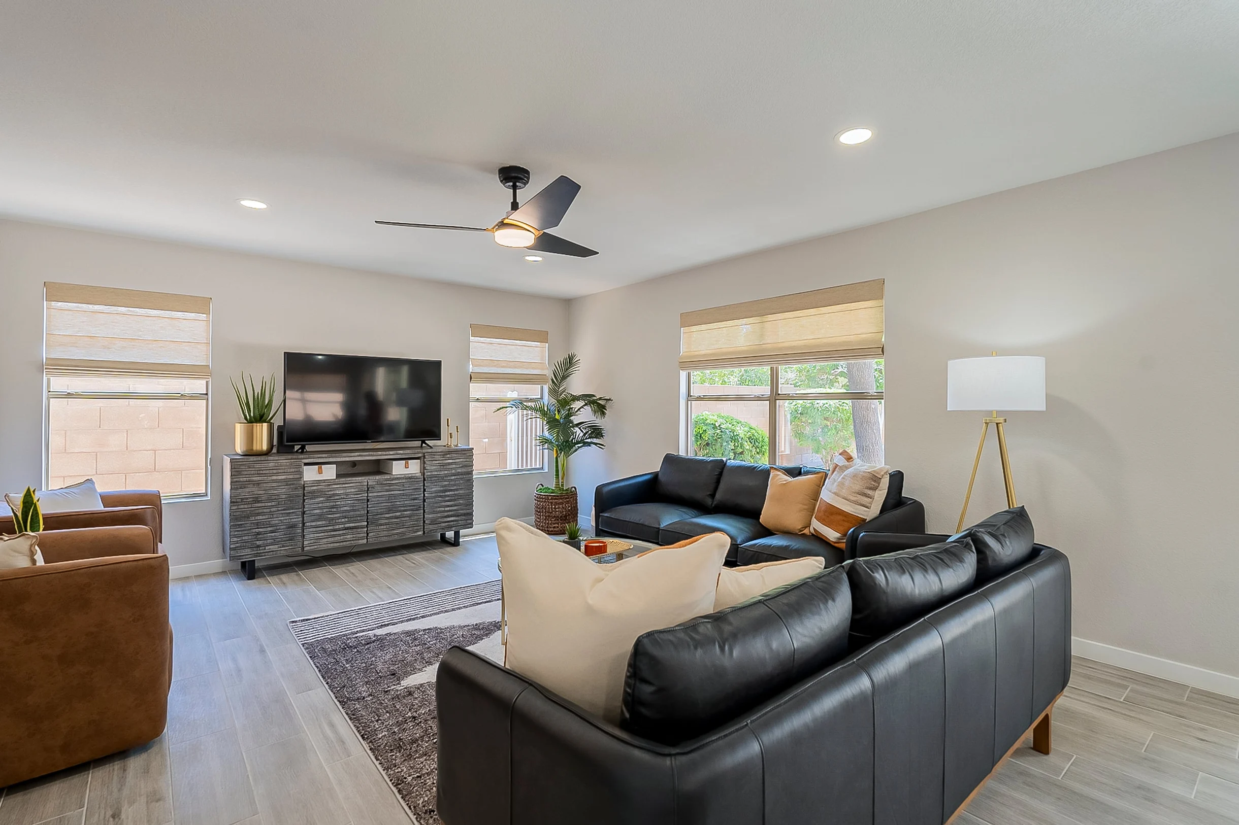 Home in Gilbert property photo 2