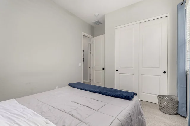 Bedroom 2 image 1