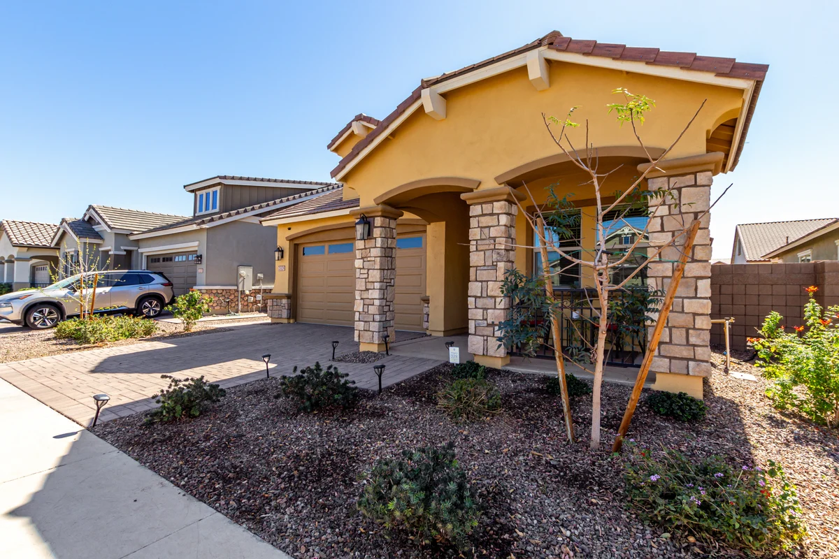 Stunning Queen Creek property photo 5