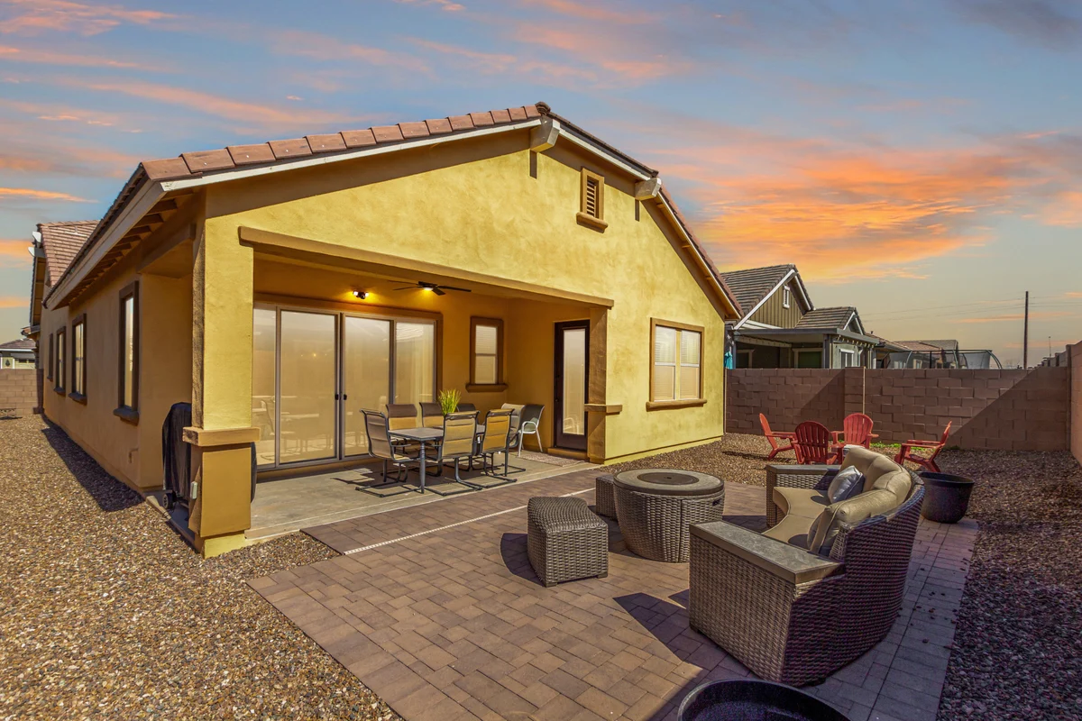 Stunning Queen Creek property photo 3