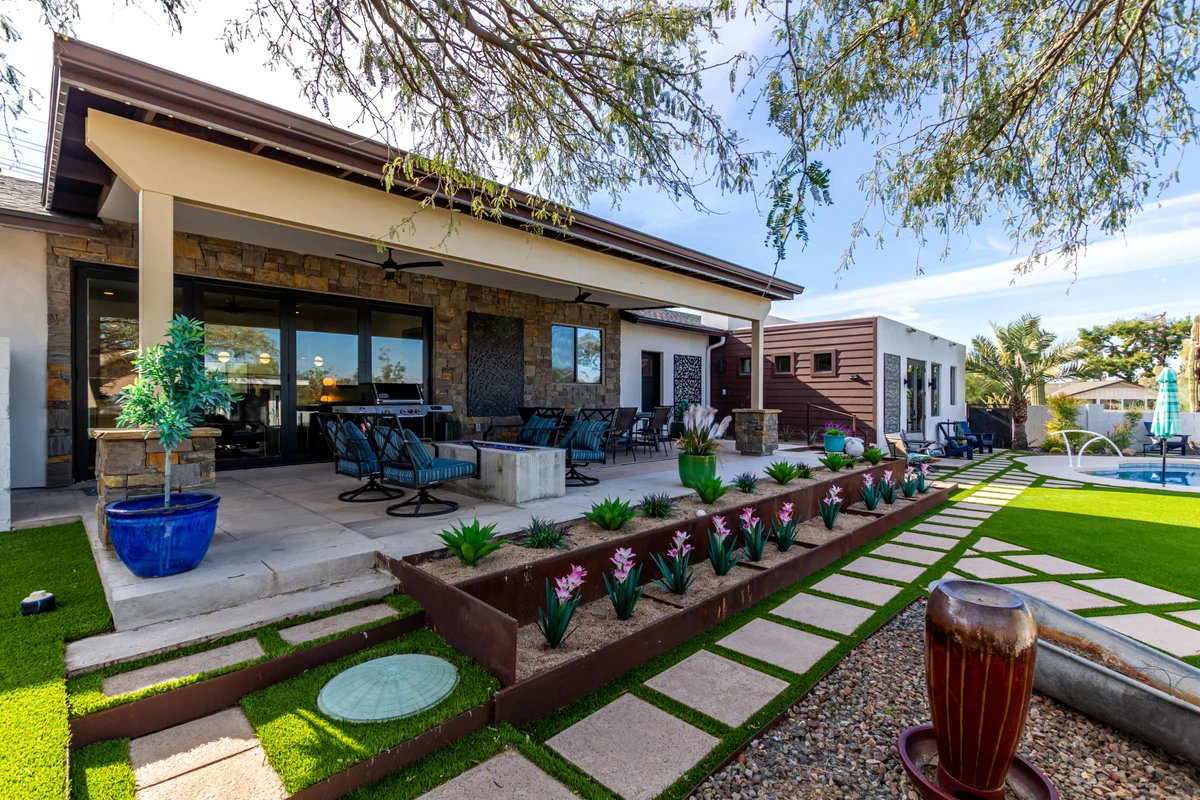 Home in Scottsdale property photo 2
