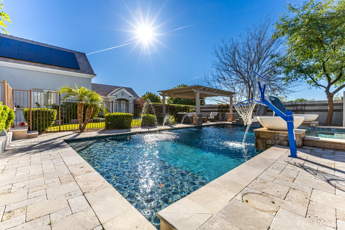 Stunning Mallory - Mesa property photo 2