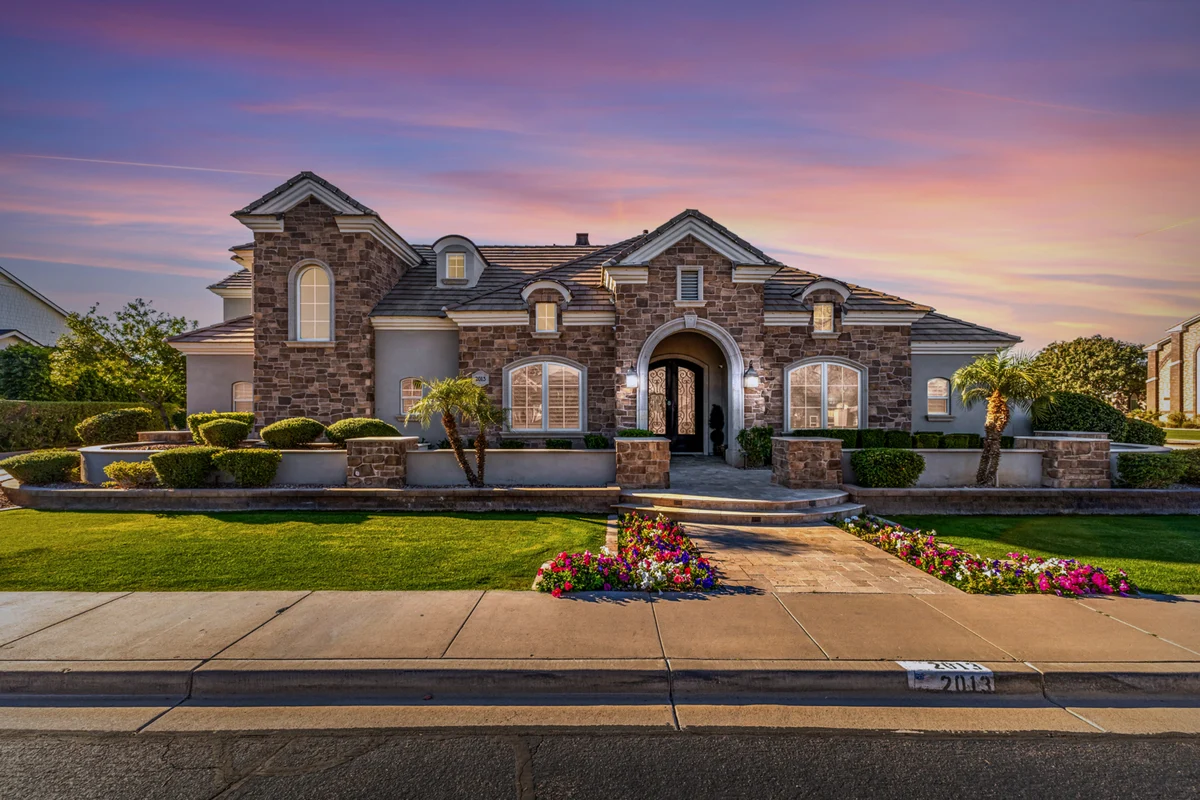 Stunning Mallory - Mesa property photo 5