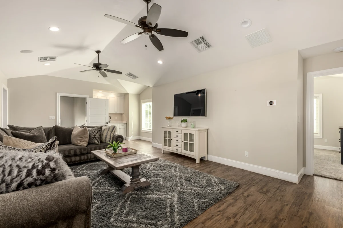 Stunning Mallory - Mesa property photo 3